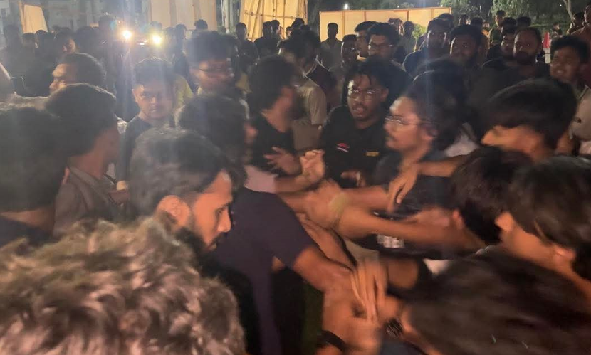 ইবির বাসে কথা কাটাকাটি থেকে সংঘর্ষ, আহত ৬