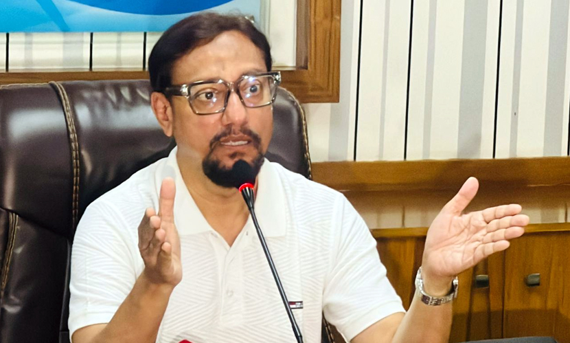 গ্রাফিতি মুছে ফেলার অভিযোগ ‘ডাহা মিথ্যা’: চসিক মেয়র