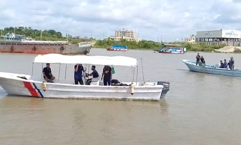 মোংলায় নদীতে পড়ে যুবক নিখোঁজ