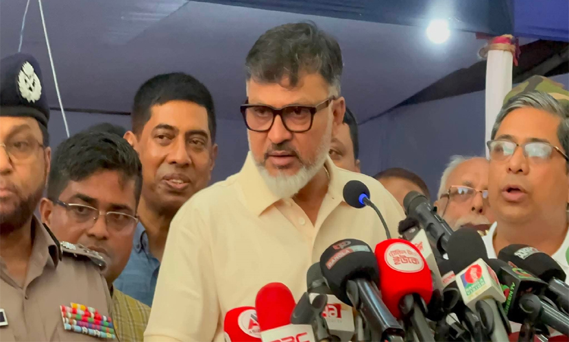 পশুর হাটে চাঁদাবাজির ঠাঁই নেই: ডিএসসিসি প্রশাসক