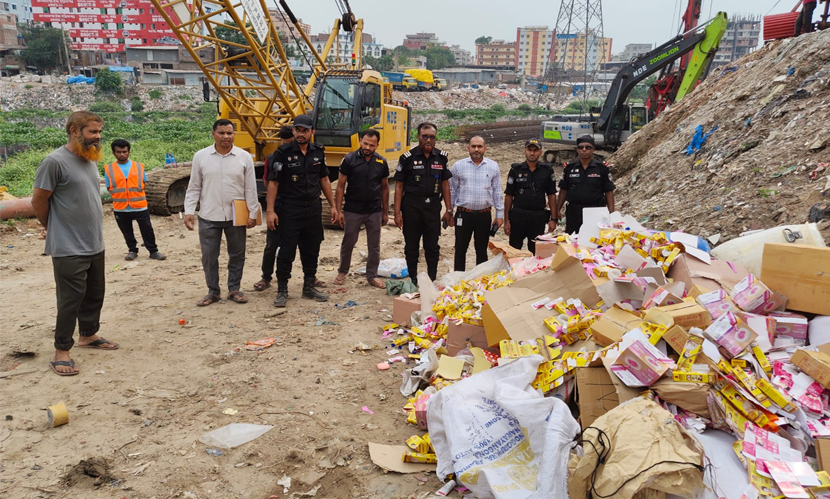 চকবাজারে নকল প্রসাধনী পণ্য তৈরি, সাড়ে ৩ লাখ টাকা জরিমানা