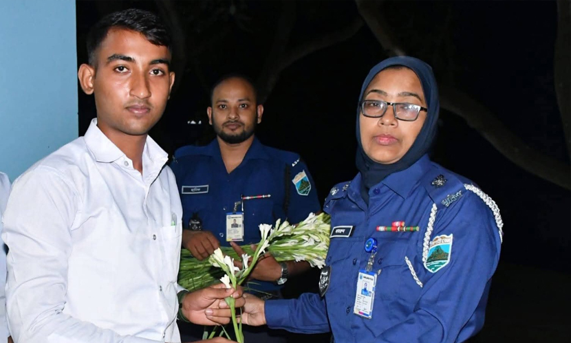 ১২০ টাকা ফি, পুলিশে নিয়োগ পেলেন ৪৯ জন