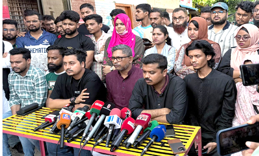 পুলিশ নারী শিক্ষার্থীর গায়ে হাত দেয় কীভাবে, এনসিপি’র প্রশ্ন