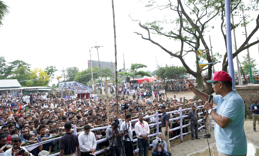 ‘পতিত স্বৈরাচারের সঙ্গে একটি গোষ্ঠী গোপনে যোগাযোগ রাখছে’