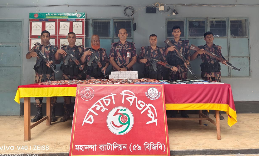 ভোলাহাট সীমান্তে ভারতীয় মোবাইলফোন, ইয়াবা ও নেশাজাতীয় ট্যাবলেট উদ্ধার