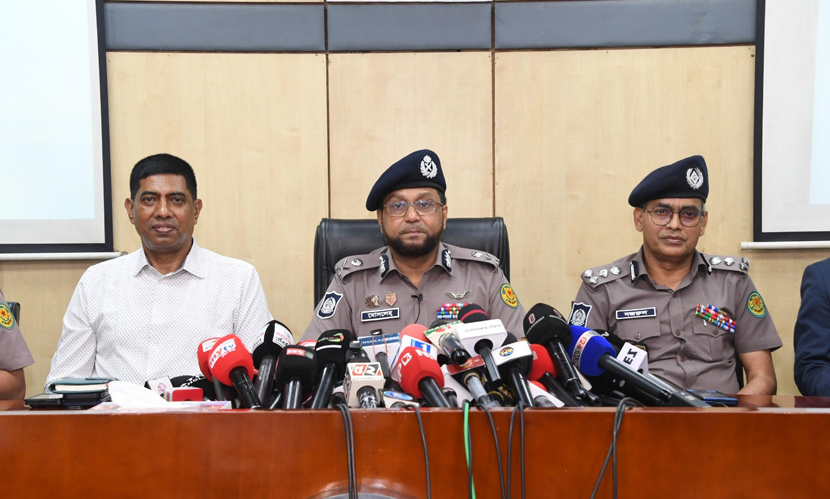 ঈদ ঘিরে লেনদেনে পুলিশের সহায়তা নেওয়ার আহ্বান ডিএমপির