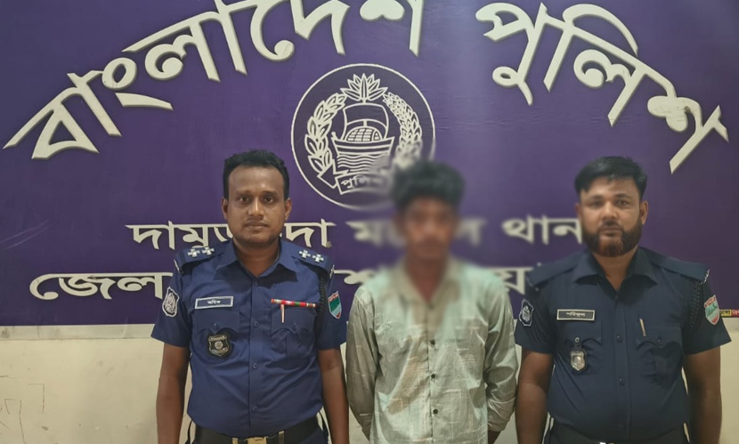 চুয়াডাঙ্গায় ৭১ বছর বয়সি বৃদ্ধাকে ধর্ষণের অভিযোগে যুবক আটক