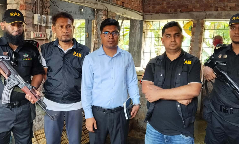 সাতক্ষীরায় ভেজাল আইসক্রিম কারখানায় অভিযান, ২ লাখ টাকা জরিমানা