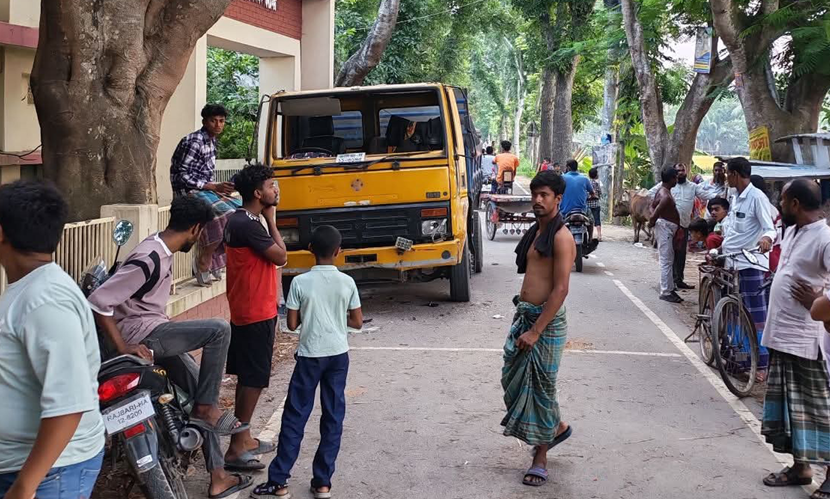 পাংশায় ট্রাক চাপায় মোটরসাইকেল আরোহী নিহত
