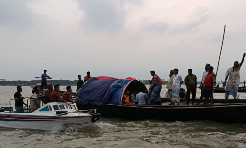 মেঘনায় নৌকাডুবি: নিখোঁজ বাবা-ছেলের মরদেহ উদ্ধার
