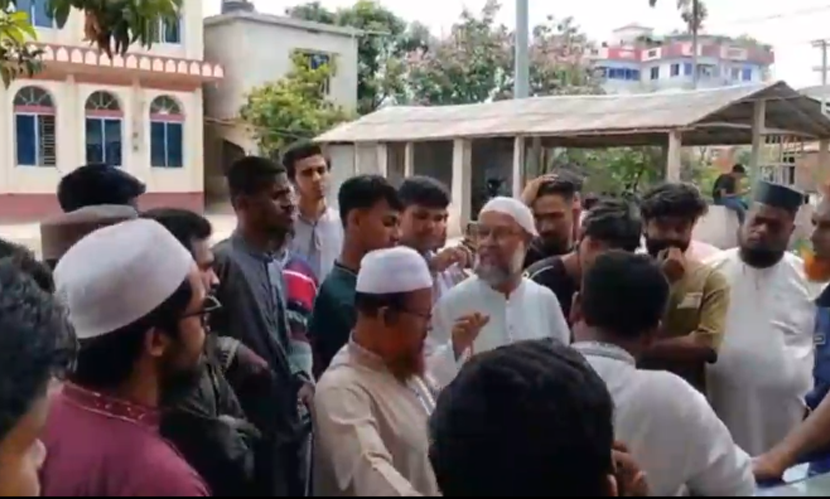 শিবিরের কমিটি গঠন ঘিরে উত্তেজনা, জেলা শিবিরের নেতারা অবরুদ্ধ
