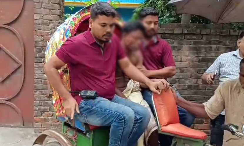 কুষ্টিয়ায় শিশু ধর্ষণের অভিযোগে নানাকে গণপিটুনির পর পুলিশে দিল জনতা