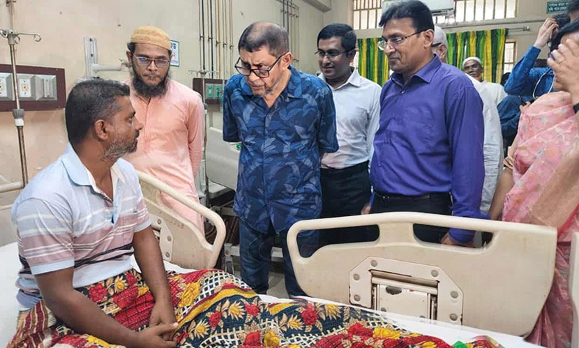 হঠাৎ খুলনার হাসপাতালে স্বাস্থ্যমন্ত্রী