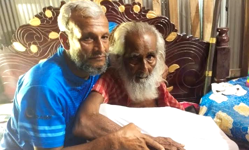 সাগরে হারিয়ে যাওয়া জেলে বাড়িতে ফিরলেন ৫৪ বছর পর