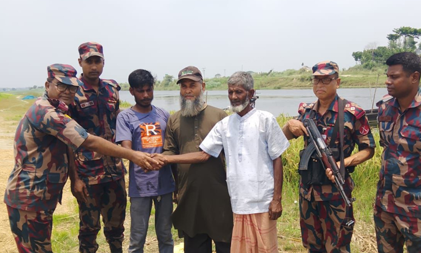 নিখোঁজের ১৩ দিন পর ভারত থেকে ফিরলেন মানসিক প্রতিবন্ধী যুবক