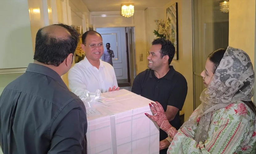 সেই নবদম্পতির জন্য উপহার পাঠালেন প্রধানমন্ত্রী