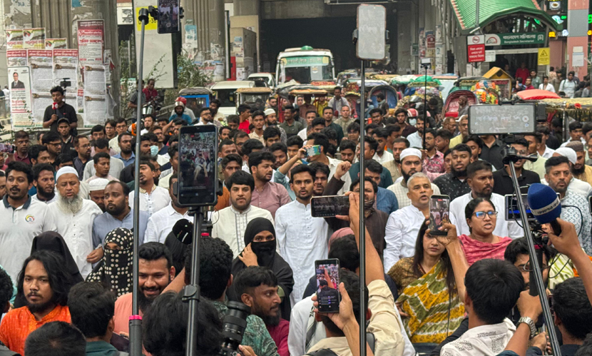 নাসীরুদ্দীন পাটওয়ারীর ওপর হামলার প্রতিবাদে এনসিপির বিক্ষোভ