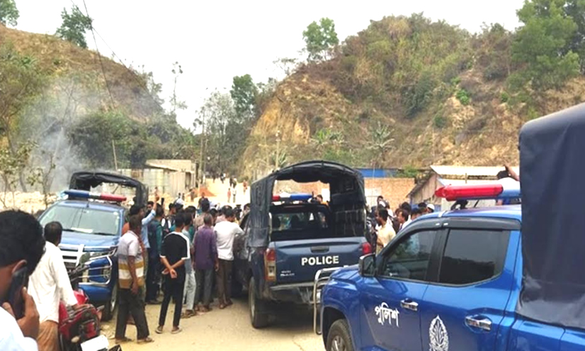 জঙ্গল সলিমপুরে যৌথবাহিনীর ক্যাম্পে সন্ত্রাসীদের হামলা