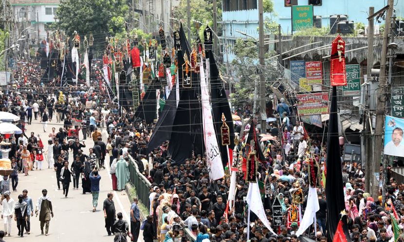 তাজিয়া মিছিলে শোকের মাতম [ছবি]