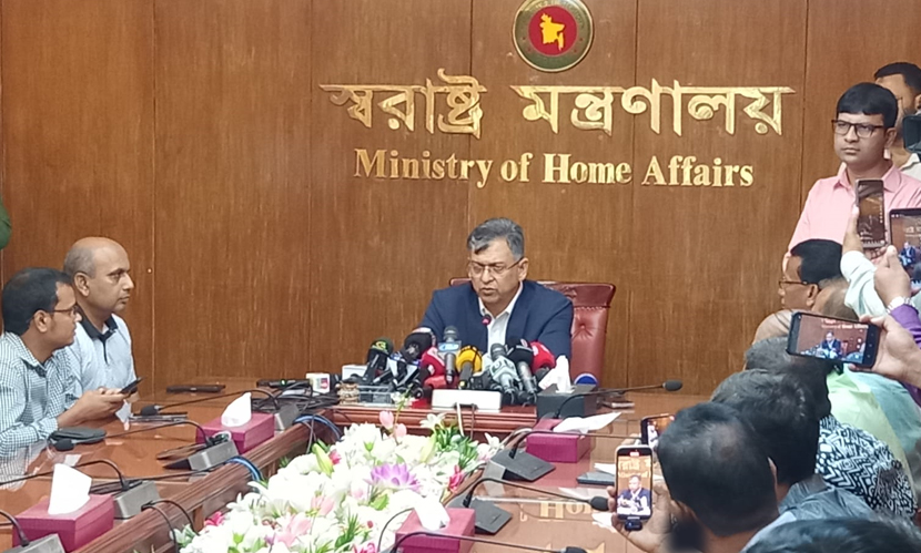 আইনভঙ্গকারীদের বিরুদ্ধে ব্যবস্থা নিলে ‘সীমান্ত হত্যা’ বলা ঠিক হবে না: স্বরাষ্ট্রমন্ত্রী