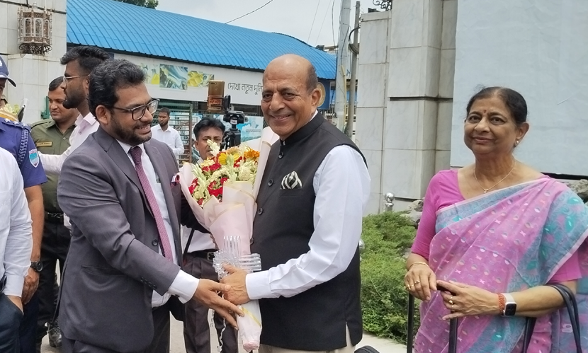 বাংলাদেশে পৌঁছেছেন ভারতের নবনিযুক্ত হাইকমিশনার দীনেশ ত্রিবেদী