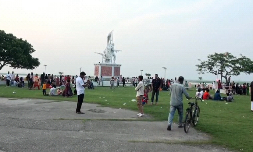যমুনার তীরঘেঁষা সিরাজগঞ্জ হার্ডপয়েন্ট। ছবি: সারাবাংলা