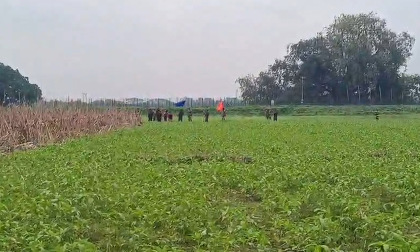 পতাকা বৈঠকে সমাধান হয়নি, সীমান্তের শুন্য রেখায় অনিশ্চয়তায় ৯ জন