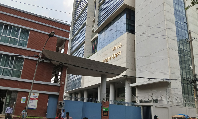 উপস্থিতি কম, কর্মচাঞ্চল্য ফেরেনি সচিবালয়ে