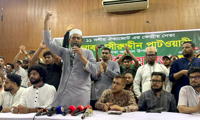 ‘হাসিনাকে ফাঁসিতে ঝুলিয়ে শহিদদের বদলা নেওয়া হবে’