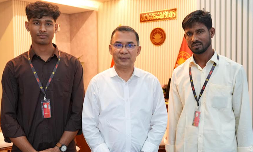 মৌলভীবাজারের সাজ্জাদুলের পরিবেশবান্ধব পলিথিন-ঢেউটিন উদ্ভাবনে মুগ্ধ প্রধানমন্ত্রী