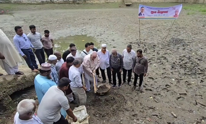 বান্দরবানের ম্রো কমপ্লেক্সে পুকুর পুনর্খনন ও মাঠ সংস্কার কাজের উদ্বোধন