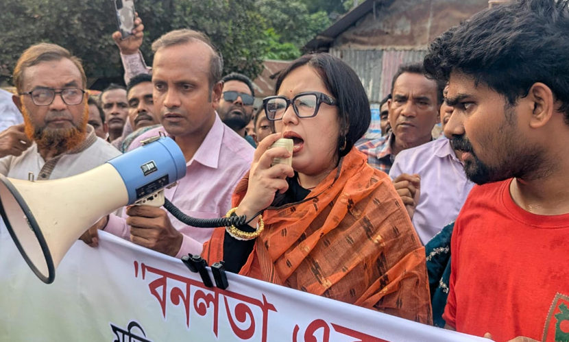 দেশকে মৌলবাদী রাষ্ট্র হিসেবে তুলে ধরার অপচেষ্টা চলছে: রুমিন ফারহানা