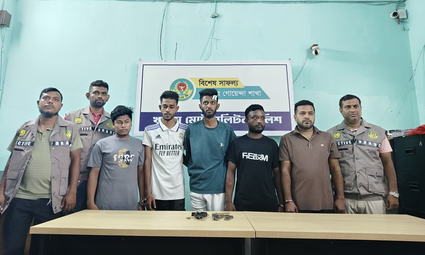 খুলনার চিহ্নিত সন্ত্রাসী গোষ্ঠীর পাঁচ সদস্য ঢাকায় গ্রেফতার