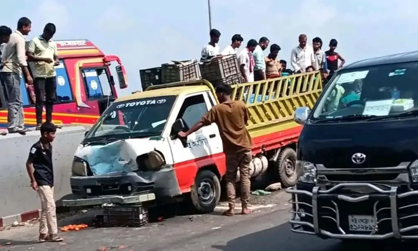 চট্টগ্রামে পিকআপের ধাক্কায় মোটরসাইকেল আরোহী বাবা-ছেলে নিহত