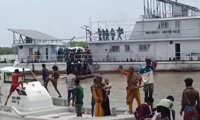মোংলায় কোস্ট গার্ড স্টেশনে স্থানীয়দের হামলা ও ভাঙচুর
