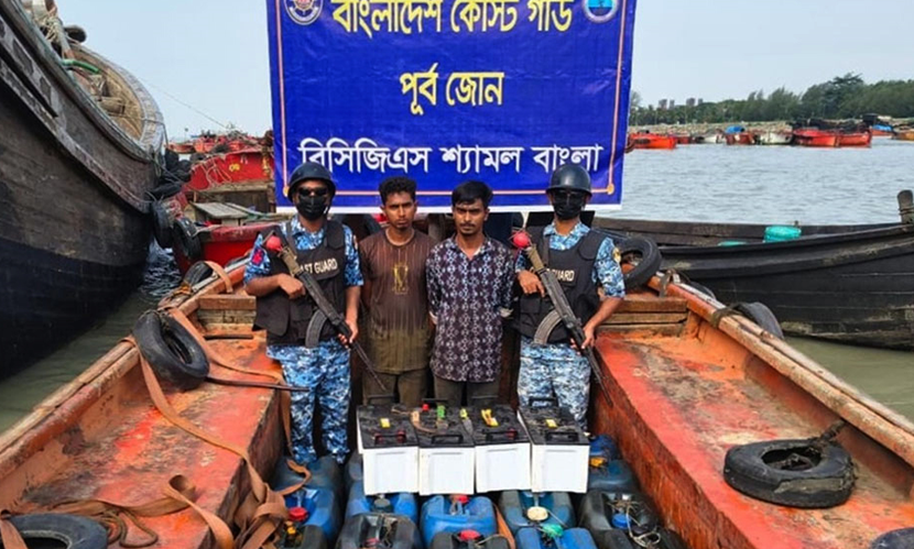 পতেঙ্গায় চোরাই তেল ও অস্ত্রসহ আটক ২