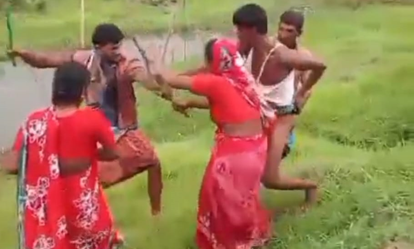 নোয়াখালীতে প্রকাশ্যে নারীকে মারধর যুবদল নেতার, ভিডিও ভাইরাল