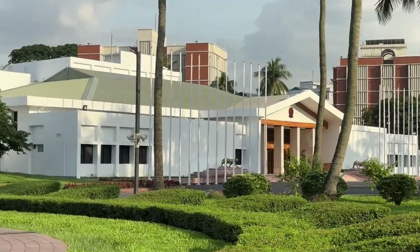চীন সফরে প্রধানমন্ত্রীর কার্যালয়ের প্রতিনিধি দল