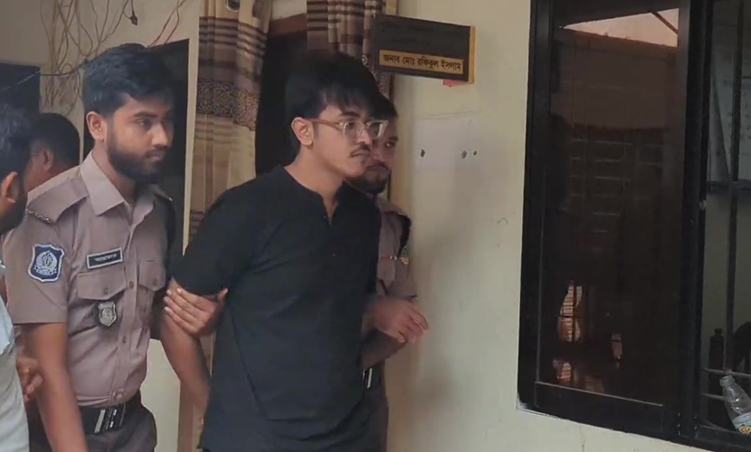 হোটেলের ছাদ থেকে পড়ে তরুণীর মৃত্যু: প্রাইভেট শিক্ষক গ্রেফতার