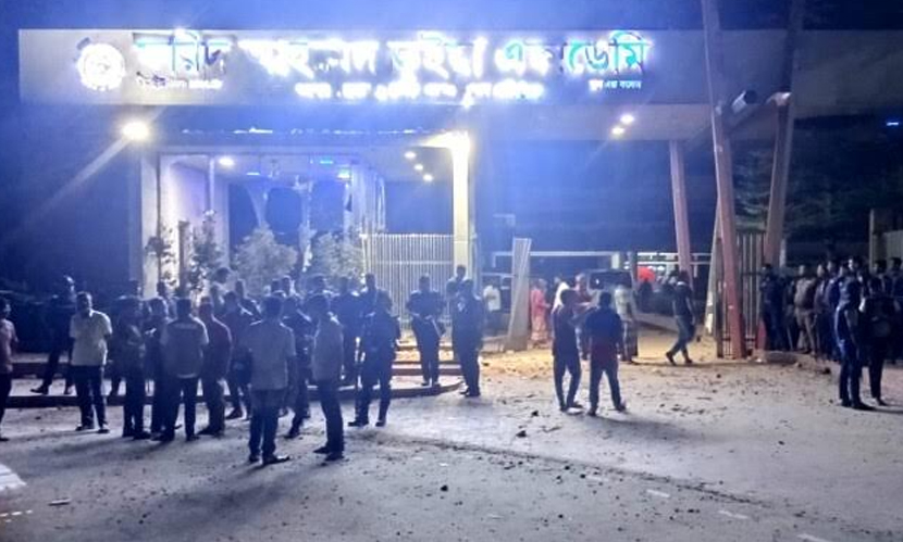 লক্ষ্মীপুরে ছাত্রবাস থেকে শিক্ষার্থীর ঝুলন্ত মরদেহ উদ্ধার