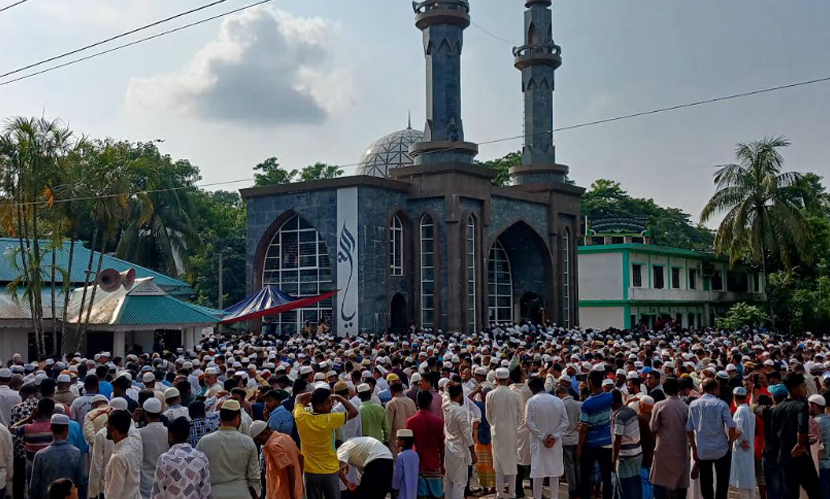 বাবা-মায়ের পাশে চিরনিদ্রায় শায়িত তোফায়েল আহমেদ