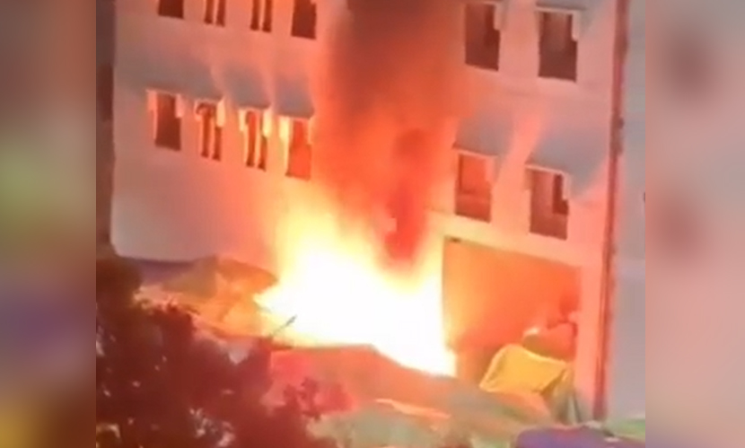 শাহজালাল বিমানবন্দরের কার্গোতে আগুন, ১৪ মিনিটেই নিয়ন্ত্রণে - Digi Bangla