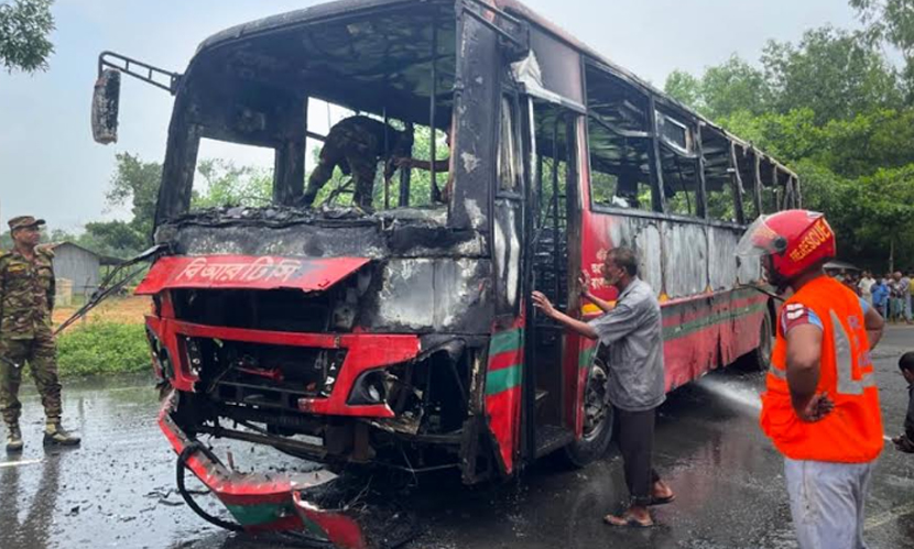 চট্টগ্রামে বাসের ধাক্কায় বাবা-ছেলে নিহত, বিক্ষোভে বাসে আগুন