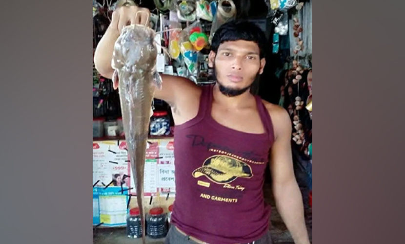 বোয়ালখালীতে খালে মাছ ধরতে গিয়ে যুবক নিখোঁজ