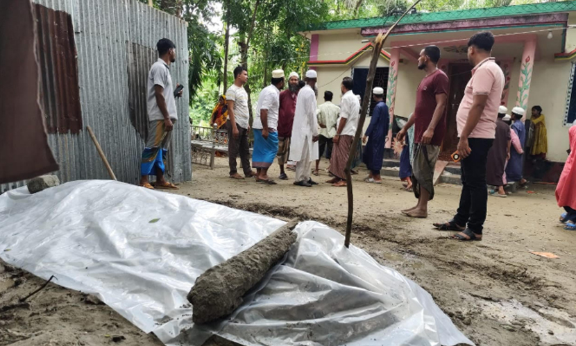 ভোলায় বাবাকে দাফনে সন্তানদের বাধা
