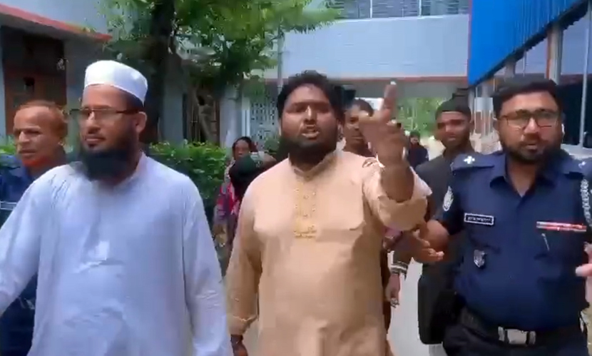 কুষ্টিয়ায় পীর হত্যা মামলায় ২ আসামি কারাগারে