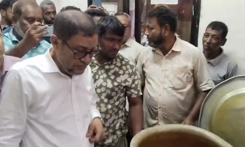 নোয়াখালী জেনারেল হাসপাতাল পরিদর্শনে স্বাস্থ্যমন্ত্রী, তত্ত্বাবধায়ক ক্লোজড