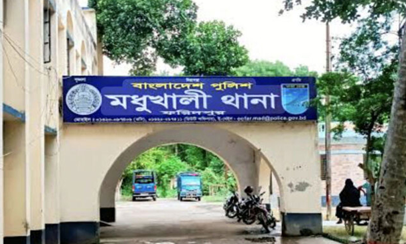 ওষুধ কোম্পানির বিক্রয় প্রতিনিধিকে কুপিয়ে ৩ লাখ টাকা ছিনতাই