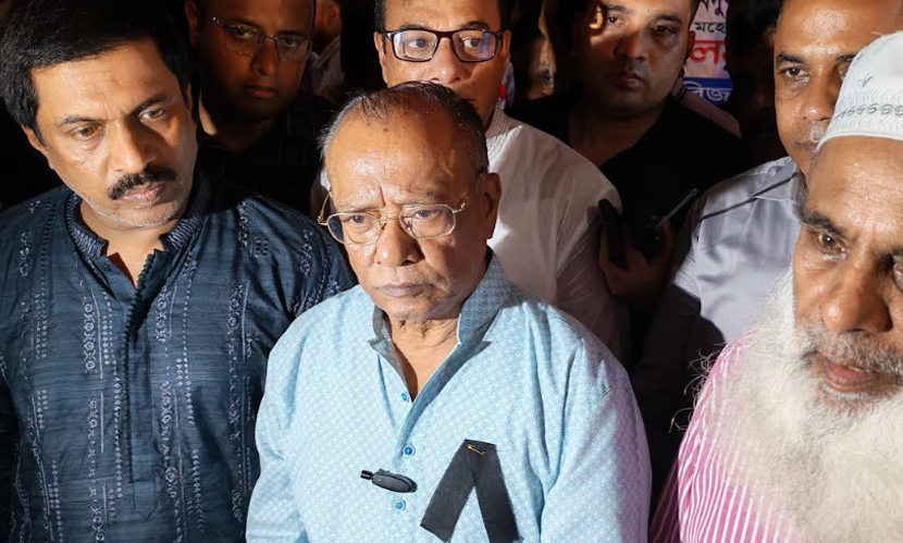 ক্ষতিগ্রস্ত কৃষকদের পক্ষে প্রয়োজনে আদালতে যাবেন পরিবেশমন্ত্রী