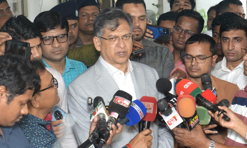 আ.লীগের অপচেষ্টা রুখতে আইনশৃঙ্খলা বাহিনীকে সতর্ক থাকার নির্দেশ স্বরাষ্ট্রমন্ত্রীর